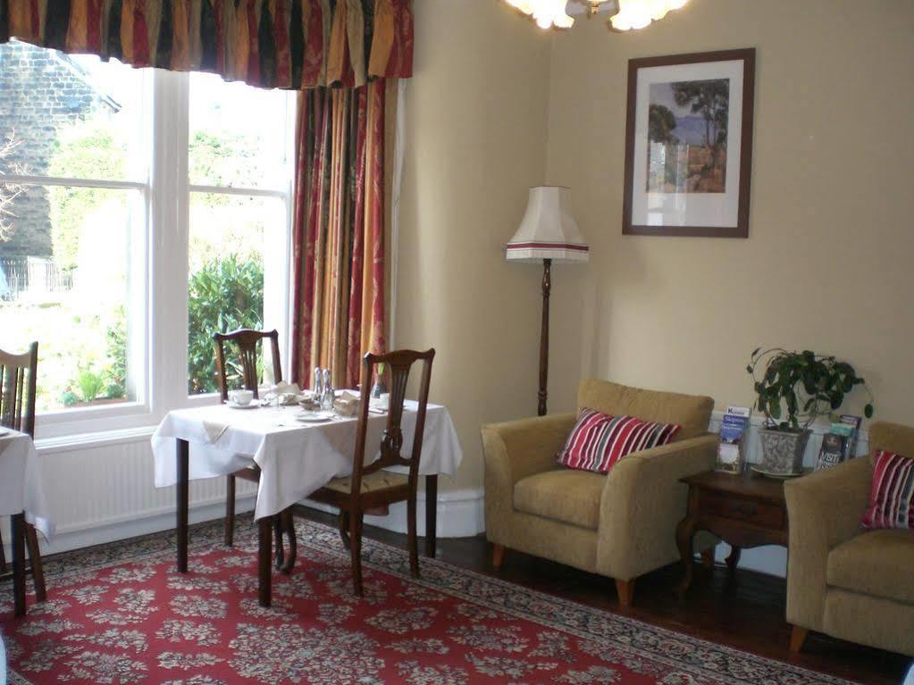 Wynnstay House Harrogate Buitenkant foto